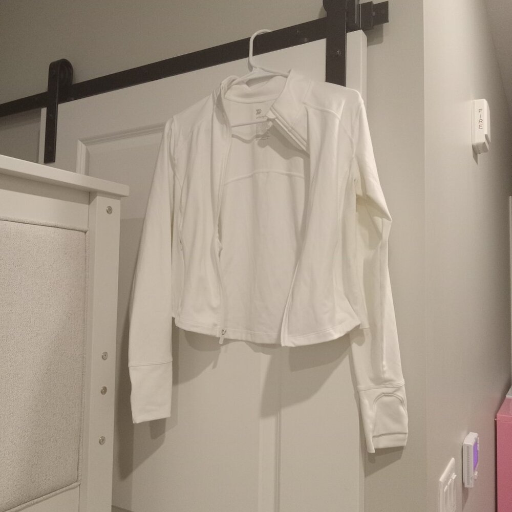 NEW Crisp White Cropped All in Motion Athletic Jacket
